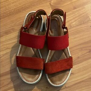 BORN Women's Patriotic RED (KISS) RED Size 7